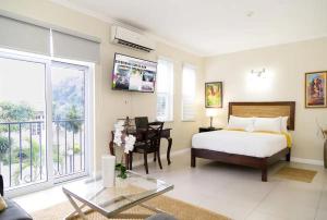 UrbanChic Studio in Kingston