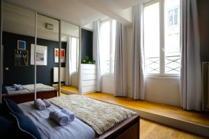 Beautiful parisian loft style in the heart of Paris