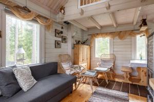 Traditional cottage with hot tub