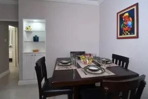 Secluded Ravinia Gem in Kingston 6 - Barbican