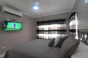 Secluded Ravinia Gem in Kingston 6