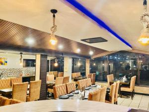 Hotel Aachman Regency with Rooftop Terrace