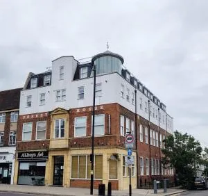 Forest House Hotel - New Southgate