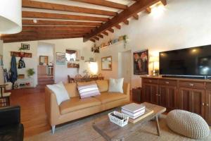 Stunning fazenda w beautiful pool and privacy
