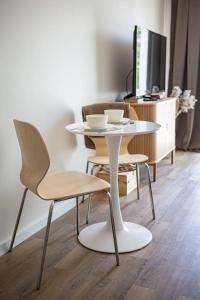 Järvevaatega studio apartment