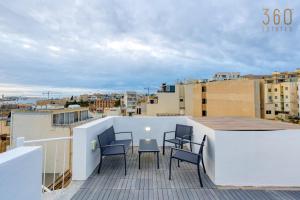 Beautiful 3BR Triplex penthouse with Hot-Tub by 360 Estates
