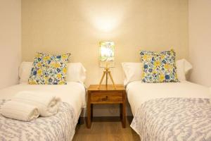 Angeles Deluxe Suite by Valcambre