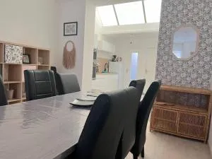 Maison cosy 4 chambres proche toutes commodités - 邦迪