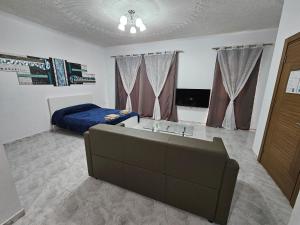 Sea-View Studio Apartment - Sleeps 2