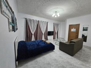 Sea-View Studio Apartment - Sleeps 2