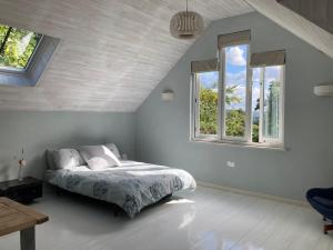 Bright, airy Annex in village with stunning views - 3hvězdičkové hotely ve městě Stroud