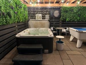 Bothy Farm Stay Sleeps 2 HotTub and Pool Table Children Welcome Ayrshire Rural Retreats