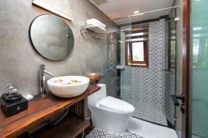 Deluxe Triple Room with Palm View