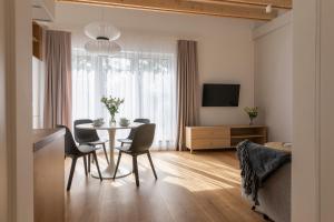 Two-Bedroom Apartment room in Kamienica Parkowa