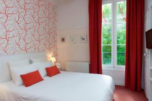 Hotels The Originals Boutique, Hotel Le Londres, Saumur (Qualys-Hotel) : photos des chambres