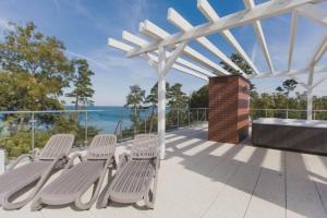 Rewal - 6 Person - Premium Baltic Apartment with Garden