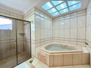 Casa 6 quartos Padrão TOP area nobre prox atrativo