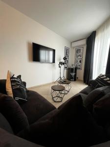 Trendy Seaside Escape 2 Bedroom Penthouse