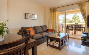 Fantastic Apartment 80m from the Beach!