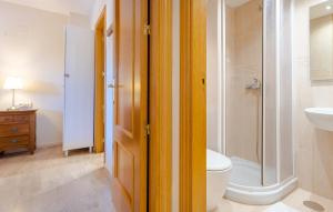 Fantastic Apartment 80m from the Beach!