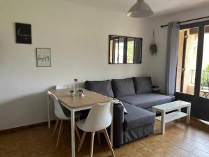 Belle Appartement et grand balcon avec vue sur le Mont Paradis