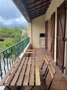 Belle Appartement et grand balcon avec vue sur le Mont Paradis