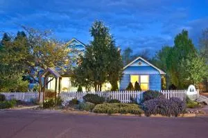 Bluemoon Vacation Rentals - Bluemoon Cottage - Hornbrook