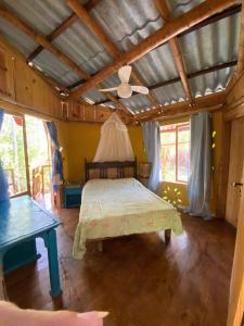 obrázek - Lindo quarto na casa de bambu no litoral de Serra Grande