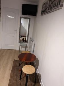 Motels A 7 minutes de l'aeroport CDG 1 : photos des chambres