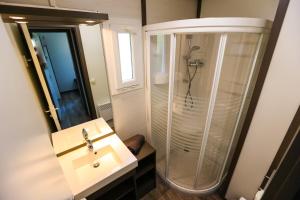 Campings Camping Les Cruses : photos des chambres