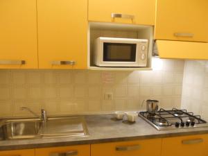 Bright flat next to the beach-Beahost