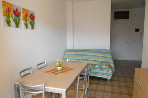 Bright flat next to the beach-Beahost