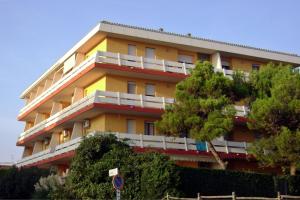 Bright flat next to the beach-Beahost