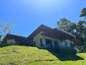 Descanso en el Bosque - Quesada