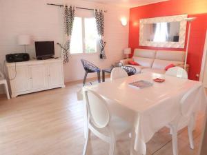 GASMED40 - Golfe de St-Tropez - Chalet californien pour 6 personnes situé dans un parc arboré à Gassin