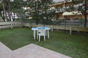 Comfortable flat near the beach with garden