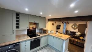 Middle Tree, ideal modern cottage