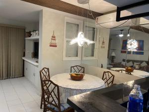 Apartamento Duplex na praia da enseada , Guaruja.