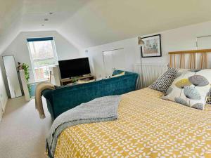 The Hideaway: Farnsfield (5 mins from Southwell)