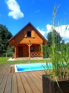 Domek Skowronek z basenem - Postołów
