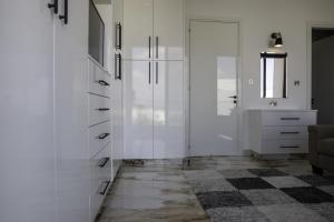 Private 5BR Villa with Sunset Rooftop, BBQ zone, Private Pool and Quiet Luxury near sea