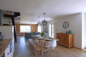 Maisons de vacances Ty Dag - La Desirade proche plage et jacuzzi : photos des chambres