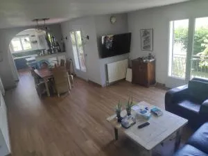 Vaste maison de charme a proximité de Versailles et Paris - Beynes