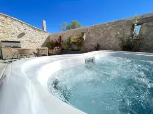 La Remise-Gîte de charme 7 personnes avec jacuzzi - Lagamas