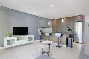 Eden on the Bay 117 by HostAgents
