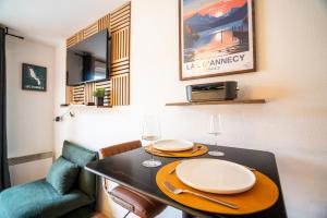 Cabana & Merci Annecy - Parking et Proche du Lac