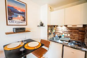 Appartements Cabana & Merci Annecy - Parking et Proche du Lac : photos des chambres