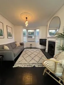 Restored Victorian Home with Private Garden - Brislington