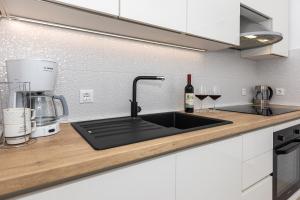 Breathtaking Sea View Apartment Near The Old City