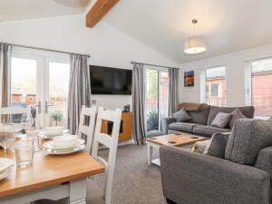Bowness Bay Lodge